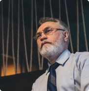 Associé du cabinet d’expertise comptable Beloeuvre à Bourg-la-Reine en rendez-vous professionnel