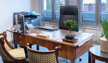 Locaux professionnels modernes et lumineux proposés pour la domiciliation d’entreprise au sein du cabinet Beloeuvre.