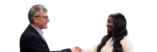 Un associé et une collaboratrice du cabinet Belœuvre et Associés échangent en début d’accompagnement, illustrant la mise en place du portail client en ligne.